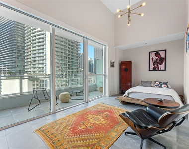 1080 Brickell Ave - Photo Thumbnail 4