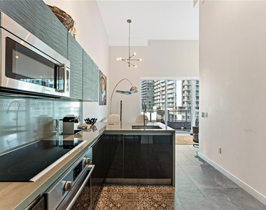 1080 Brickell Ave - Photo Thumbnail 11