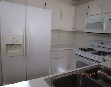 9592 Belle Esprit Street - Photo Thumbnail 5