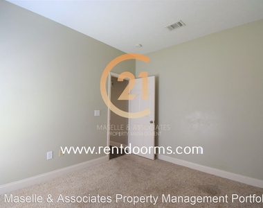 721 Hartwood Cove - Photo Thumbnail 23