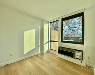 654 Madison Street - Photo Thumbnail 12
