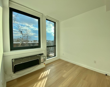 654 Madison Street - Photo Thumbnail 14