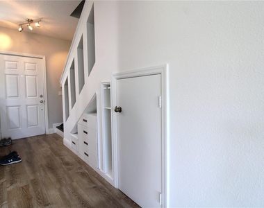 10321 Manderley Way - Photo Thumbnail 16