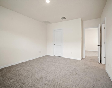 1404 Colt Creek Place - Photo Thumbnail 25