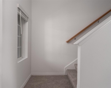 11720 Glenside Terrace - Photo Thumbnail 5