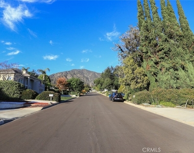 1743 Vista Del Valle Drive - Photo Thumbnail 27