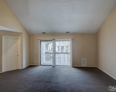 1504 Pebble Place - Photo Thumbnail 5