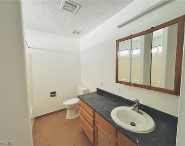 4068 E Cleveland Avenue - Photo Thumbnail 18