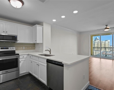 345 Bayshore Boulevard - Photo Thumbnail 2