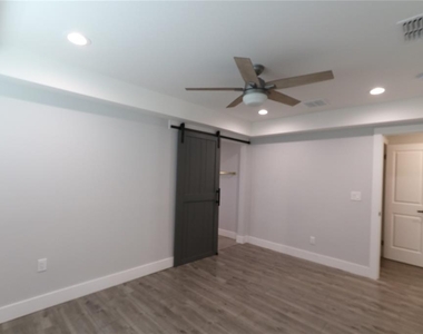 3609 W Bay Avenue - Photo Thumbnail 12