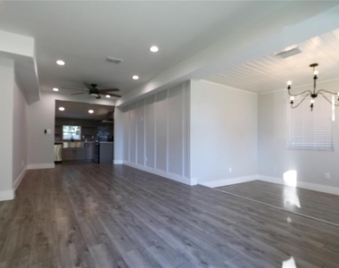 3609 W Bay Avenue - Photo Thumbnail 8