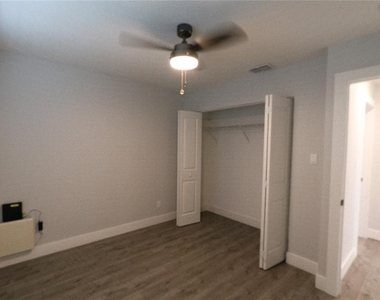 3609 W Bay Avenue - Photo Thumbnail 10