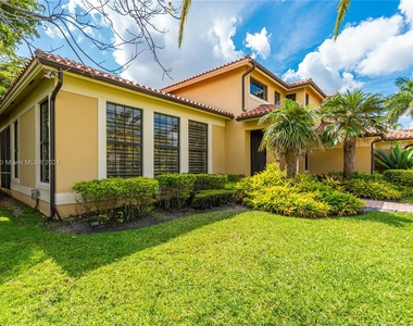 9439 Nw 54th Doral Cir Ln - Photo Thumbnail 5