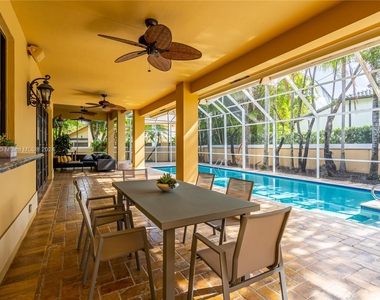 9439 Nw 54th Doral Cir Ln - Photo Thumbnail 10