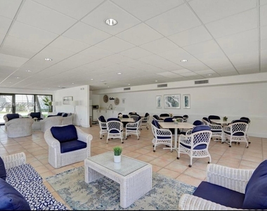 2625 Collins Ave - Photo Thumbnail 13