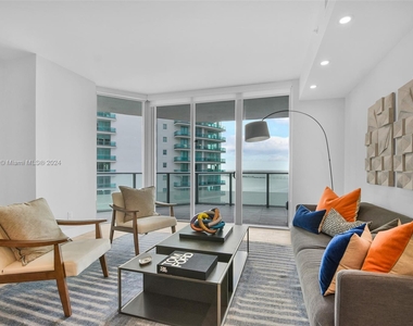 1300 Brickell Bay Dr - Photo Thumbnail 2