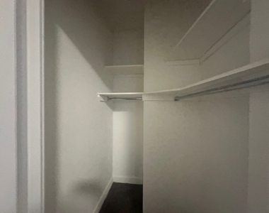 140 East 46th Street - Photo Thumbnail 4