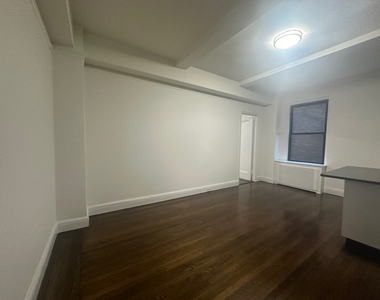 140 East 46th Street - Photo Thumbnail 1