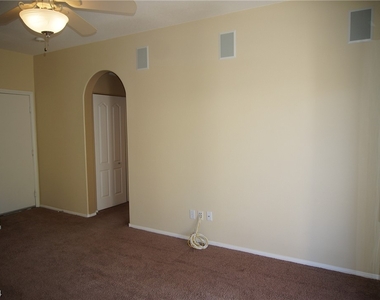 3940 Bella Palermo Way - Photo Thumbnail 36