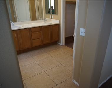 3940 Bella Palermo Way - Photo Thumbnail 24