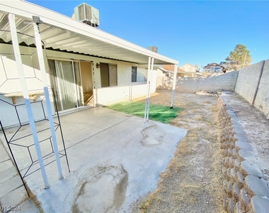 6305 Copperfield Avenue - Photo Thumbnail 23