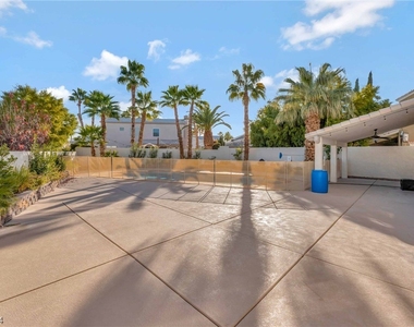 9201 Sienna Mesa Drive - Photo Thumbnail 34