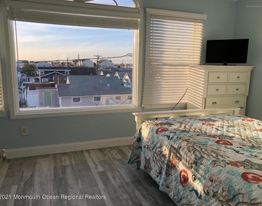 38 Ocean Avenue - Photo Thumbnail 8