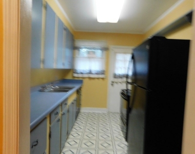 12 Daphne Street - Photo Thumbnail 9