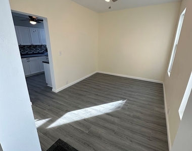 410 Linden Place, Unit B - Photo Thumbnail 3