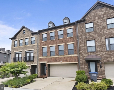 3156 Goldenwave Court - Photo Thumbnail 1