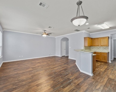 6228 Crescent Street - Photo Thumbnail 10