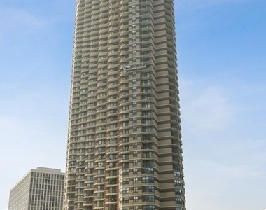 3660 N Lake Shore Drive - Photo Thumbnail 0