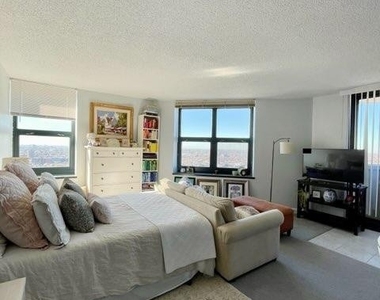 3660 N Lake Shore Drive - Photo Thumbnail 1