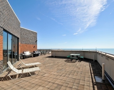 3660 N Lake Shore Drive - Photo Thumbnail 15