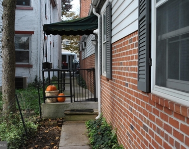 301 S Hanover Street - Photo Thumbnail 2