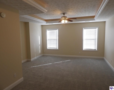 329 Vineland Place Drive - Photo Thumbnail 14