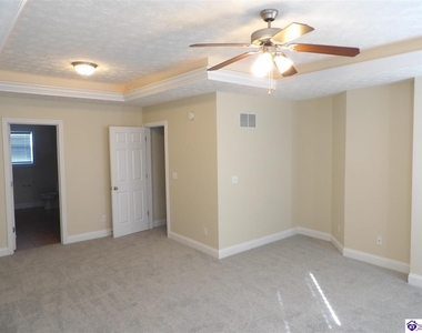 329 Vineland Place Drive - Photo Thumbnail 15