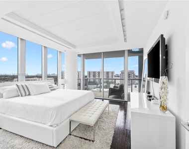 6799 Collins Ave - Photo Thumbnail 10