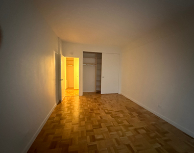 333 East 49th Street - Photo Thumbnail 7