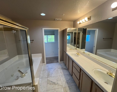 5215 Arden Way - Photo Thumbnail 25