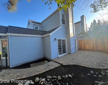 5215 Arden Way - Photo Thumbnail 27