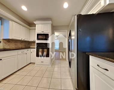 7107 Winding Walk Dr - Photo Thumbnail 3