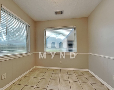 7107 Winding Walk Dr - Photo Thumbnail 5