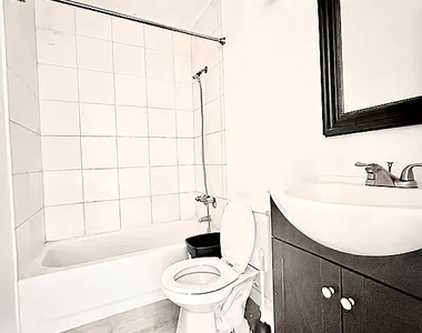 370 West 52nd Street - Photo Thumbnail 2