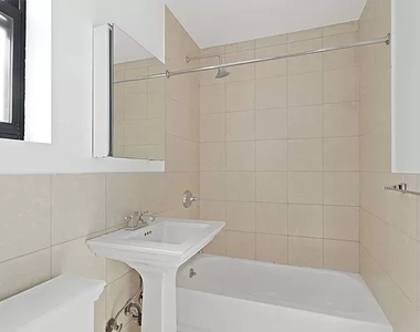 203 West 11th Street - Photo Thumbnail 6