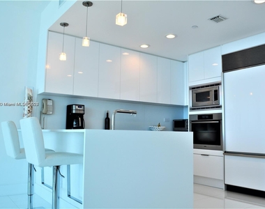 6799 Collins Ave - Photo Thumbnail 2