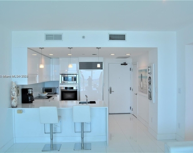 6799 Collins Ave - Photo Thumbnail 3