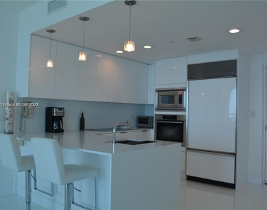 6799 Collins Ave - Photo Thumbnail 4