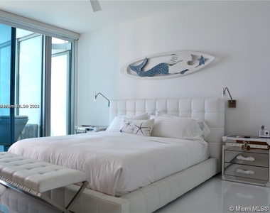 6799 Collins Ave - Photo Thumbnail 11