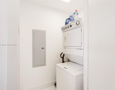 15901 Collins Ave - Photo Thumbnail 7